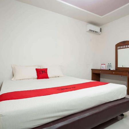 Reddoorz @ Panglima Sudirman Hotel Surabaya Kültér fotó