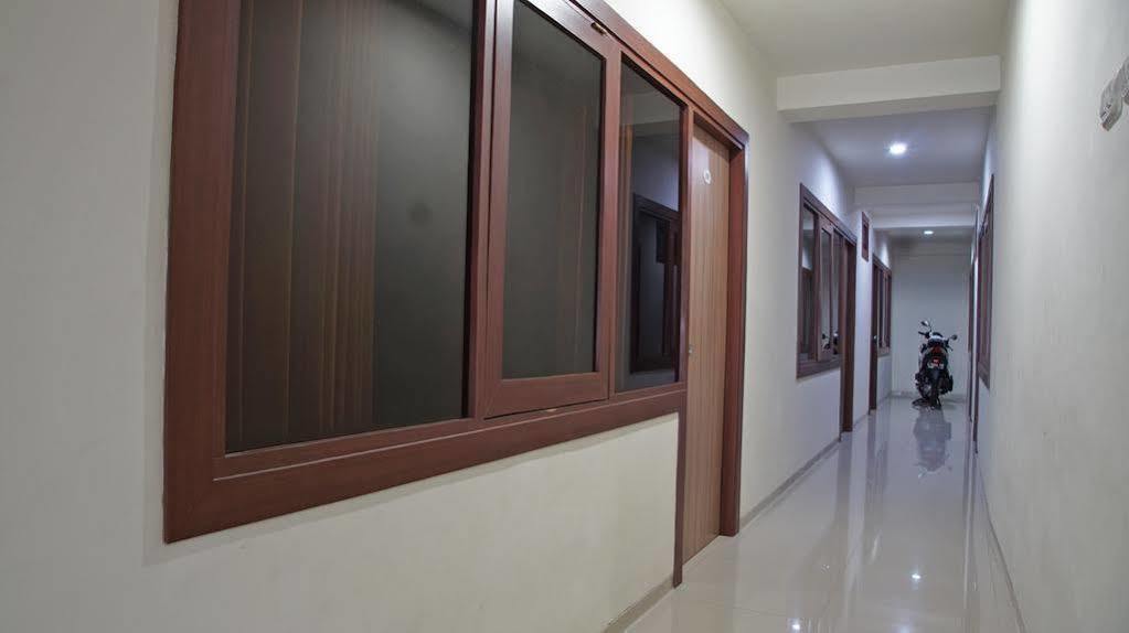 Reddoorz @ Panglima Sudirman Hotel Surabaya Kültér fotó