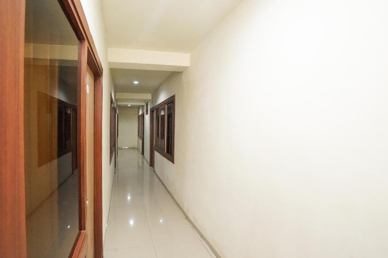 Reddoorz @ Panglima Sudirman Hotel Surabaya Kültér fotó