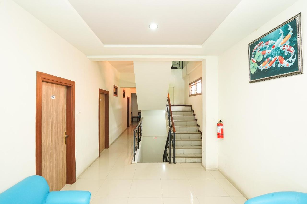 Reddoorz @ Panglima Sudirman Hotel Surabaya Kültér fotó