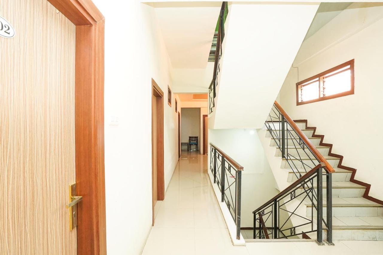 Reddoorz @ Panglima Sudirman Hotel Surabaya Kültér fotó
