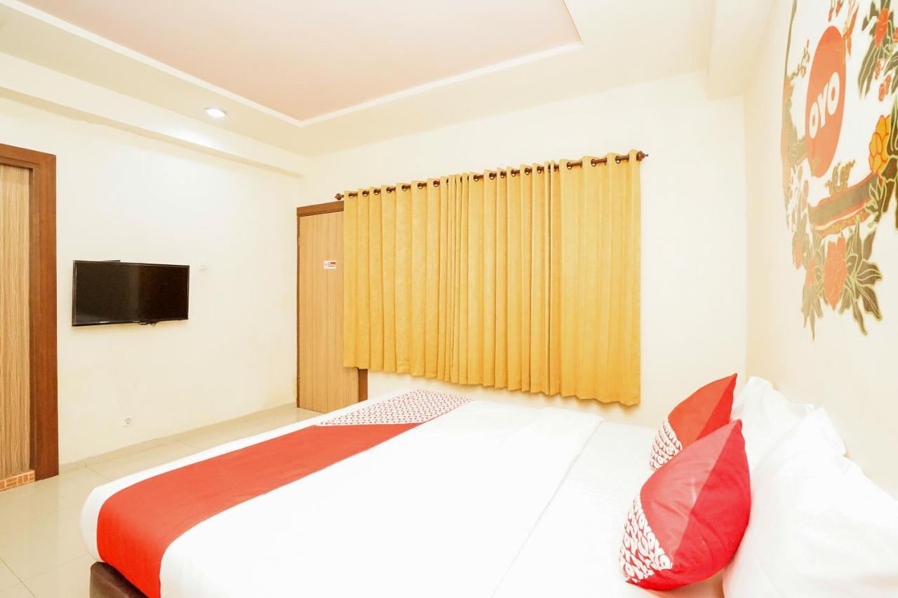 Reddoorz @ Panglima Sudirman Hotel Surabaya Kültér fotó