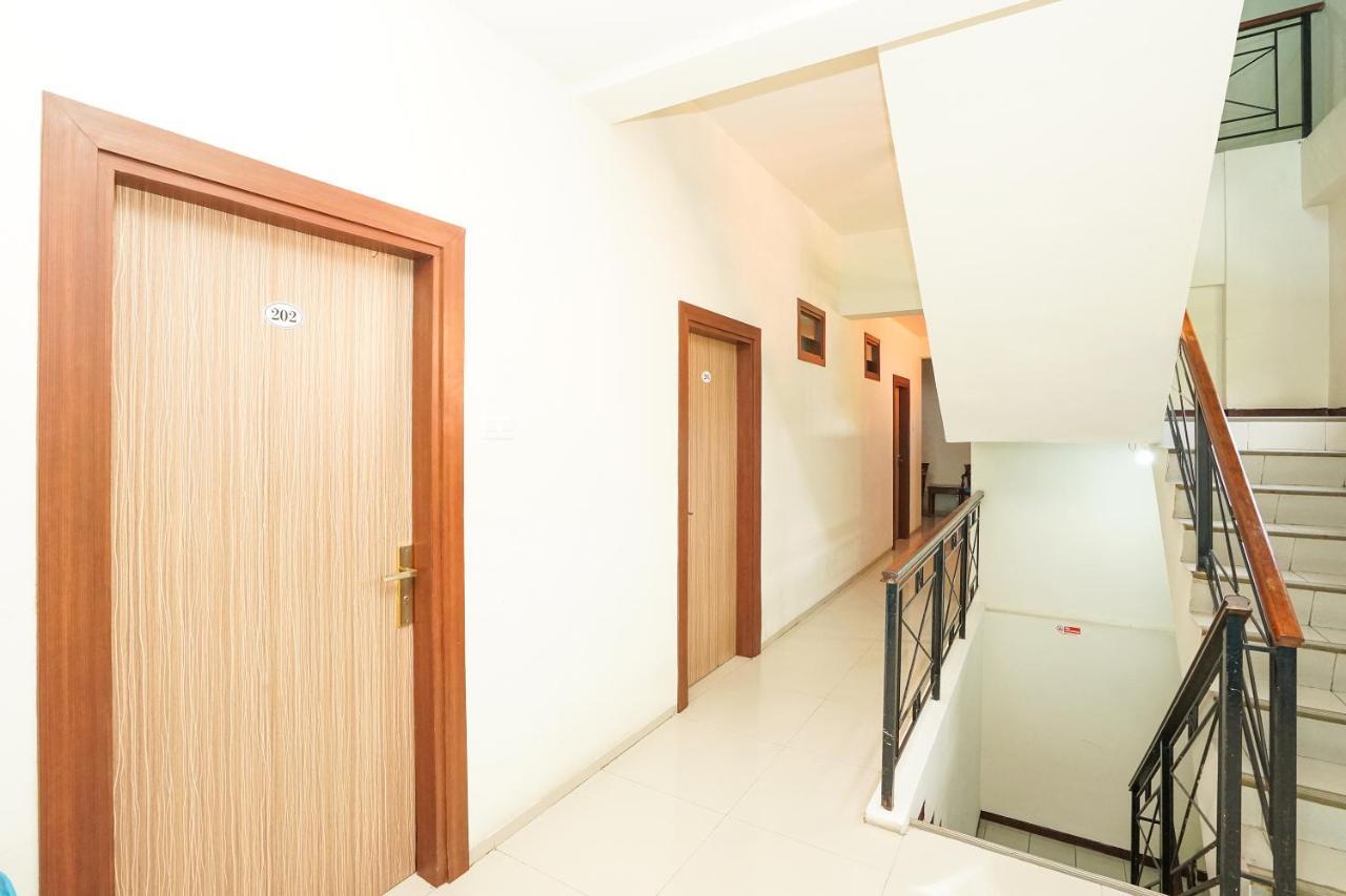 Reddoorz @ Panglima Sudirman Hotel Surabaya Kültér fotó